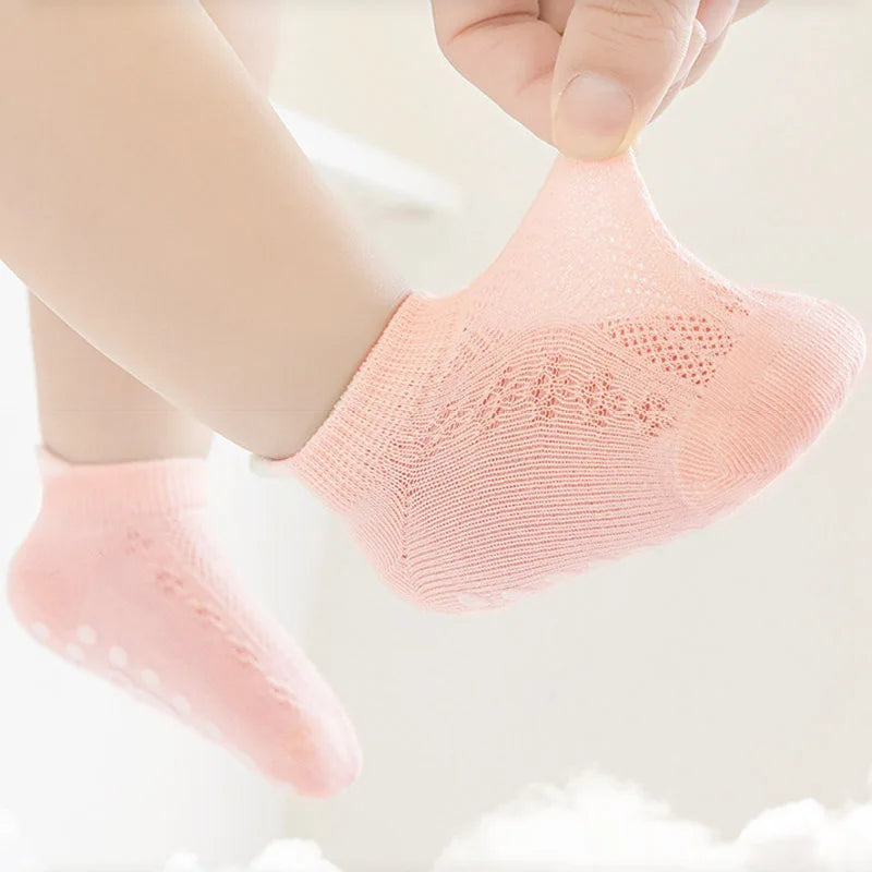 5 Pairs Kids Non-Slip Socks Cute Cartoon Bear Pattern Children (0-5Y)