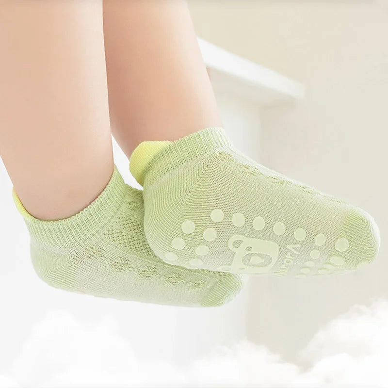 5 Pairs Kids Non-Slip Socks Cute Cartoon Bear Pattern Children (0-5Y)